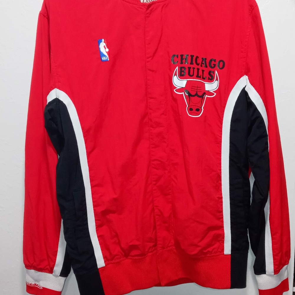 VINTAGE CHICAGO BULLS BOMBER JACKET